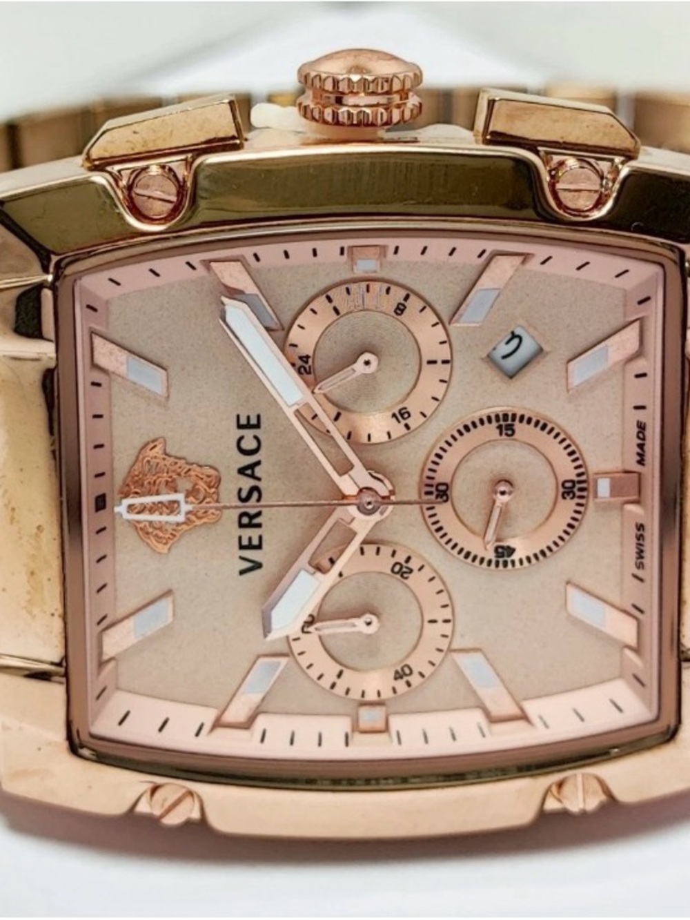 Versace - Picture 2 of 9